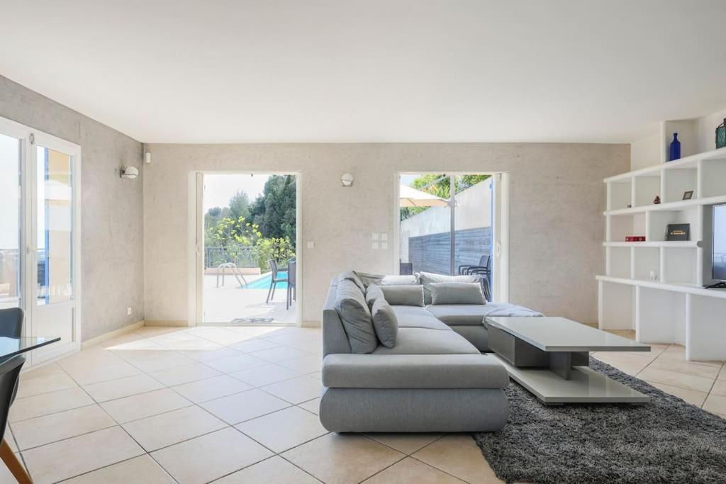 Spacieuse Nicoise Au Calme Avec Piscine Villa Nice
