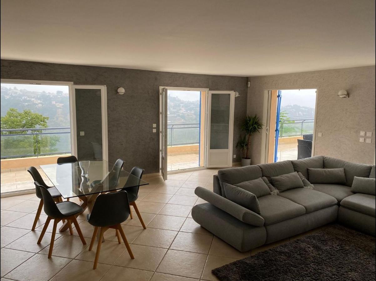 Spacieuse Nicoise Au Calme Avec Piscine Villa Nizza